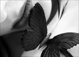 Бабочка - монохром, красота, бабочка, женщина, люди - оригинал