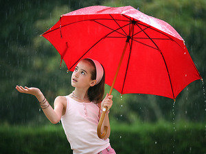 Под зонтом - люди, дети, пейзаж, девочка, природа - оригинал