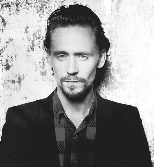 Том Хиддлестон - портрет, мужчина, локи, фильм, тор, секси, бог, том хиддлестон, актер - оригинал