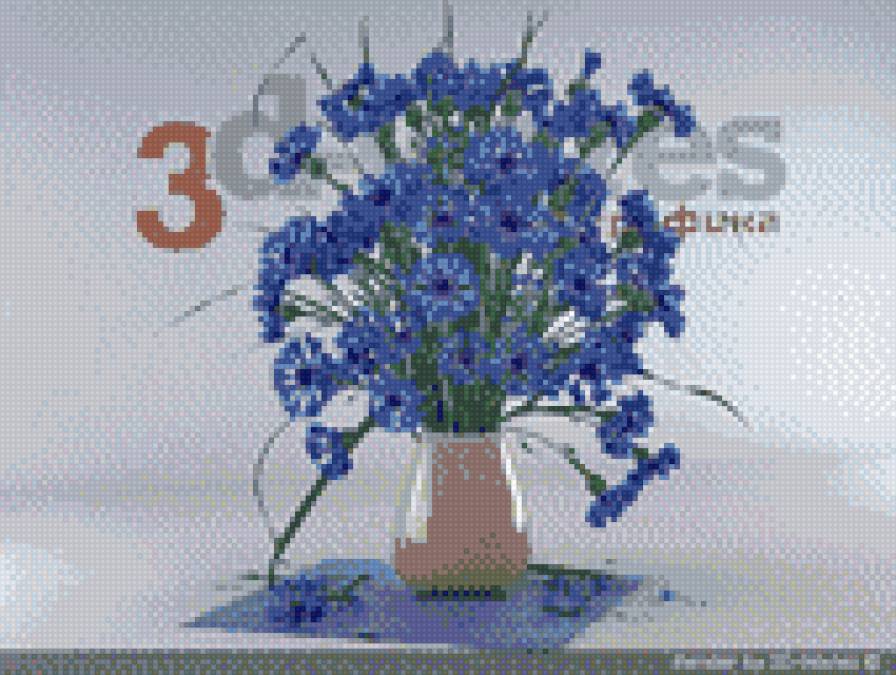 На светлом фоне васильки - предпросмотр