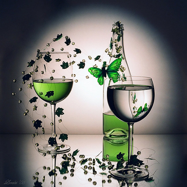 Натюрморт - бабочки, бокал вина, натюрморт - оригинал