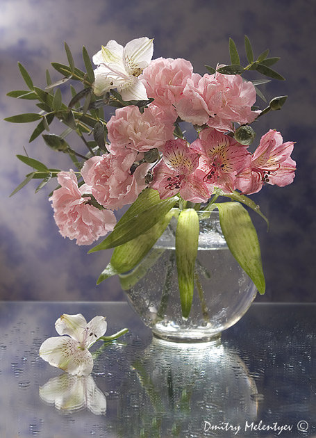 Цветы в вазе - натюрморт, цветы - оригинал