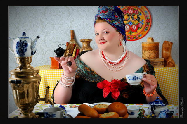 у самовара я и моя дуся - женщина - оригинал