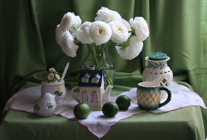 Натюрморт - цветы, чашки - оригинал