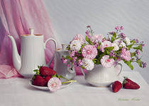 НАТЮРМОРТ С КЛУБНИЧКОЙ - вазы.натюрморт.лето, ягоды, цветы - оригинал