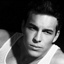 Марио Касас