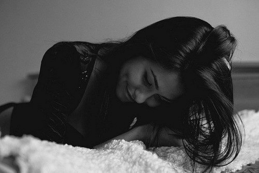 Брюнетка - она, девушка - оригинал