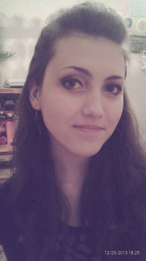 Девушка - улыбка, девушка - оригинал