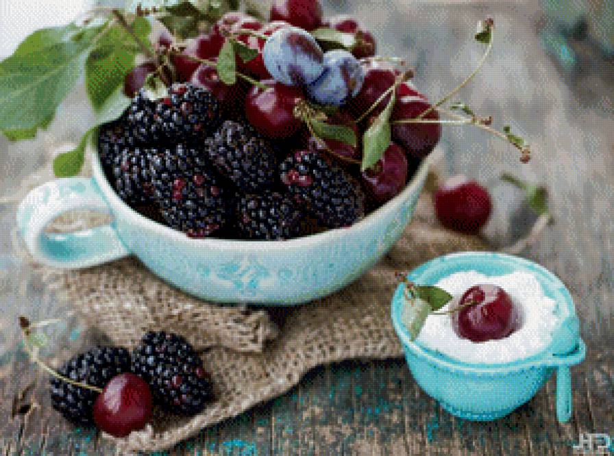 №623806 - вишня, ягоды, малина, натюрморт - предпросмотр