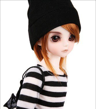 Кукла - кукла, девушка - оригинал