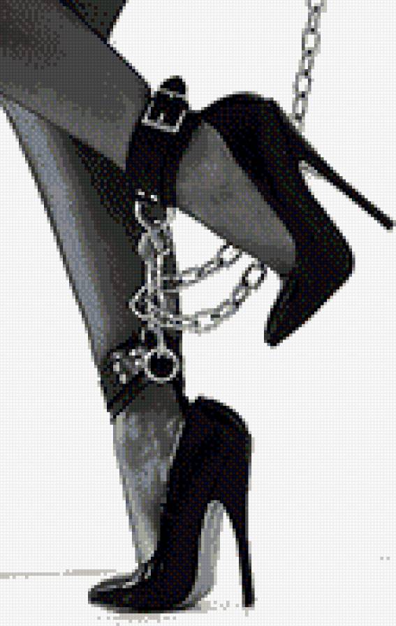 Черно-белое - ноги, цепи, туфли, фетиш - предпросмотр