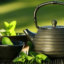 чайник с зелёном чаем