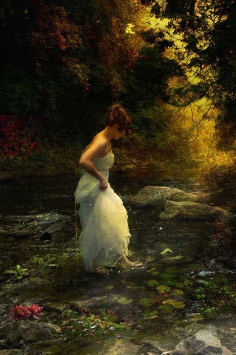 В брод - лес, девушка, мистика фэнтези - оригинал