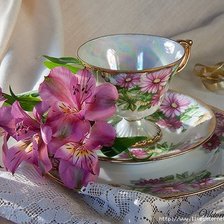 Чашка с цветком