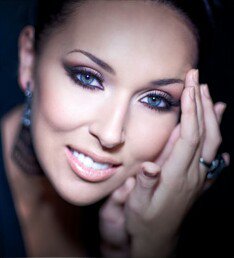 Алсу - девушка, портрет - оригинал