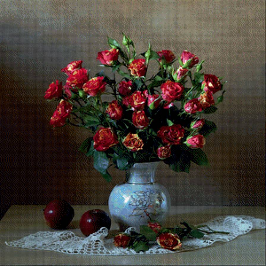 Букет роз в вазе из чешского стекла. Цветы в вазе. Натюрморт с букетом. Розы в вазе. Натюрморт с розами.