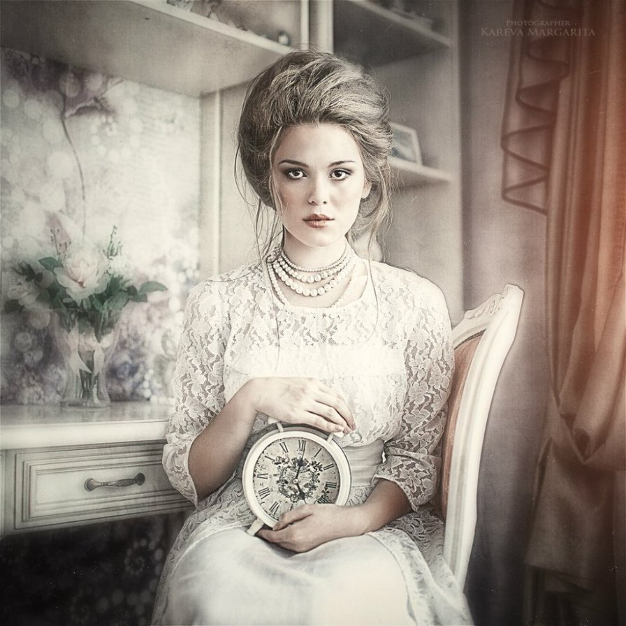 серия ,,женщины" - женщина.девушка.часы - оригинал