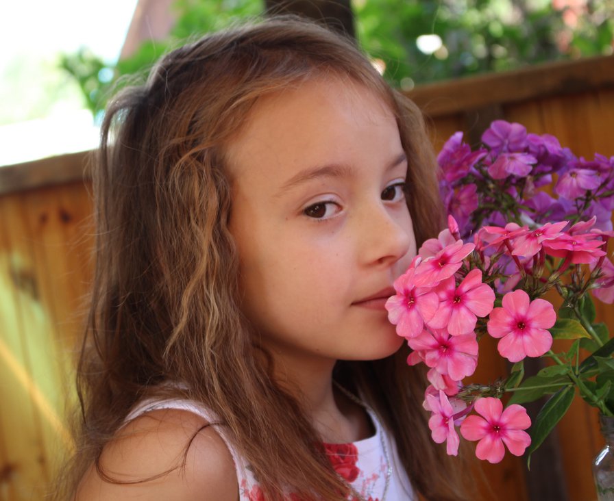 Даша с цветами1 - оригинал