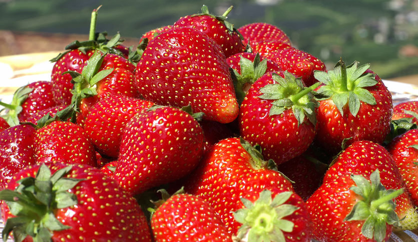 клубника - ягоды, клубника - оригинал