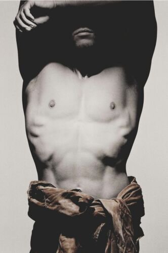 Парень - торс, мужчина, мужское тело - оригинал