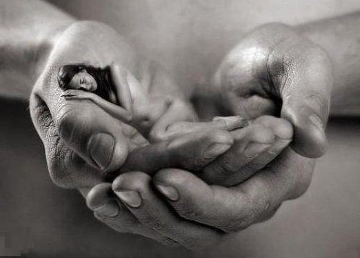 Нежность - люди, монохром - оригинал