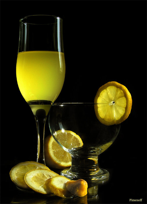 Желтое на черном - на черном фоне, лимон - оригинал