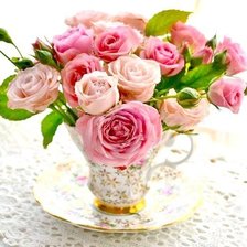 Схема вышивки «Букет в чашке»