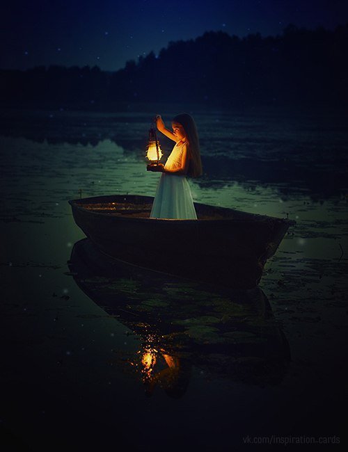 девочка - фонарь, девочка, река, лодка - оригинал