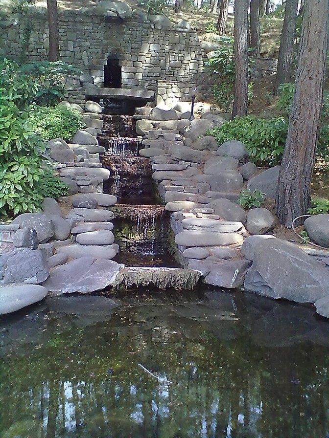 Водопад в горах - пейзаж, вышивка - оригинал