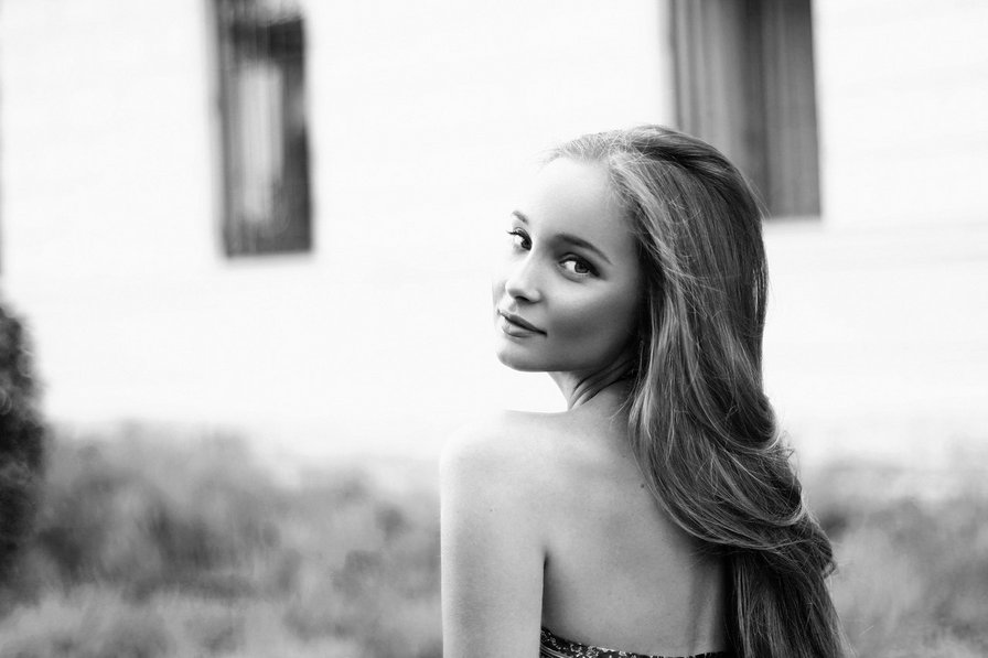 girl - ливадия, девушка - оригинал