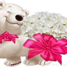 медвежонок с цветами