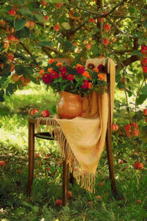 под яблоней - предпросмотр