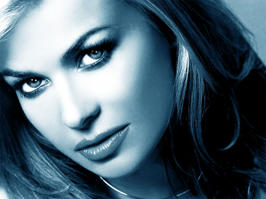 портрет в голубых тонах - портрет, девушка - оригинал