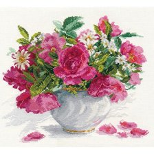 Оригинал схемы вышивки «цветы в вазе» (№870568)