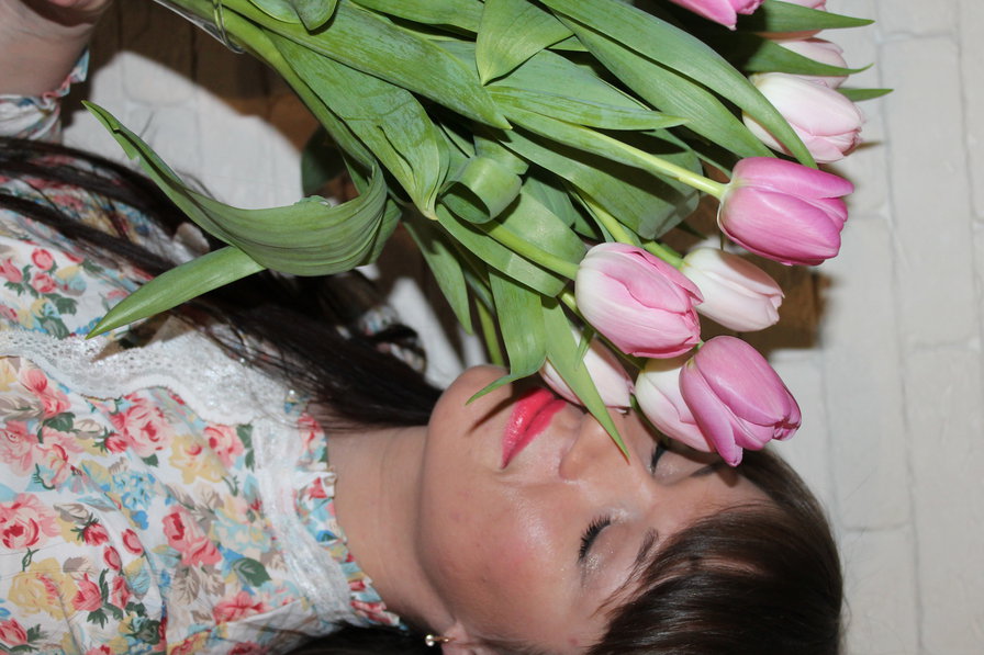 8 марта - мама, в тюльпанах ! - оригинал