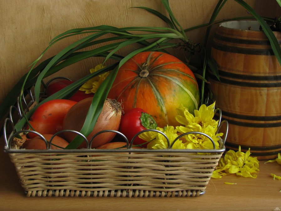 натюрморт с тыквой - натюрморт, фрукты, кухня, тыква, еда, цветы, бочка - оригинал