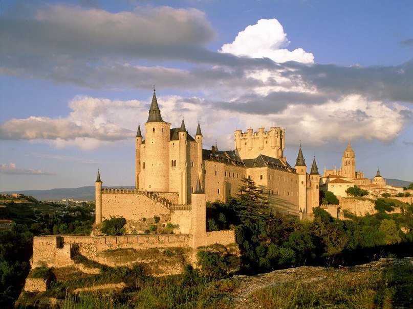 Замок - замок, природа - оригинал