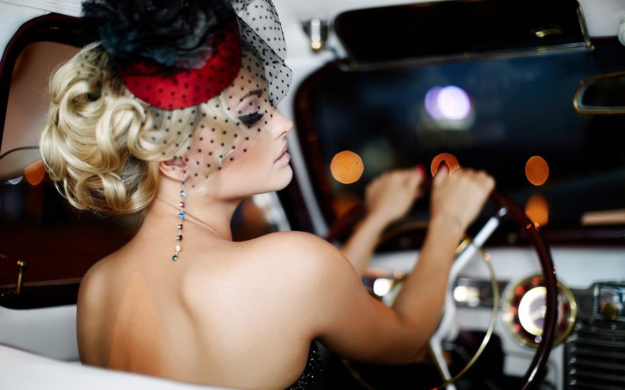 девушка в авто - автомобиль, девушка - оригинал