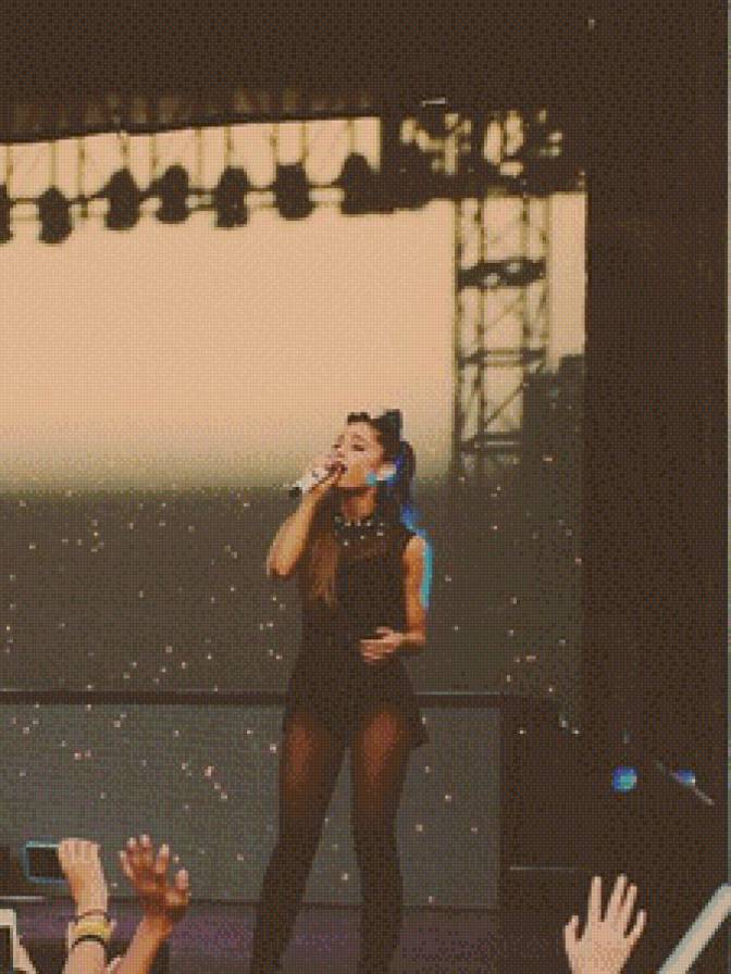 Ariana Grande - предпросмотр