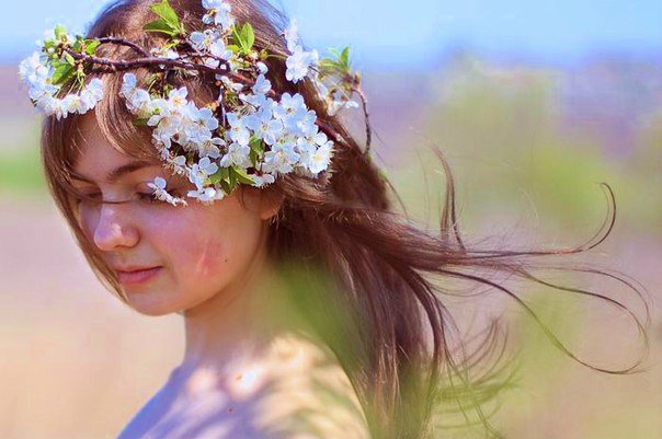 Девушка с венком 2 - девушка, венок, волосы, цветы - оригинал