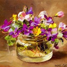 цветы в стеклянной вазе
