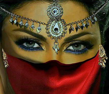 Серия "Нежность и золото востока" - взгляд, глаза, паранджа, золото, девушка - оригинал