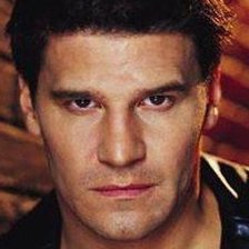 Девид Бореаназ