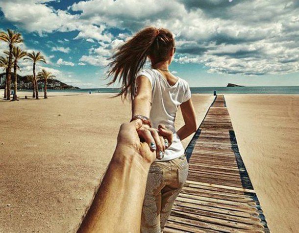 За руку - пара, за руку, девушка - оригинал