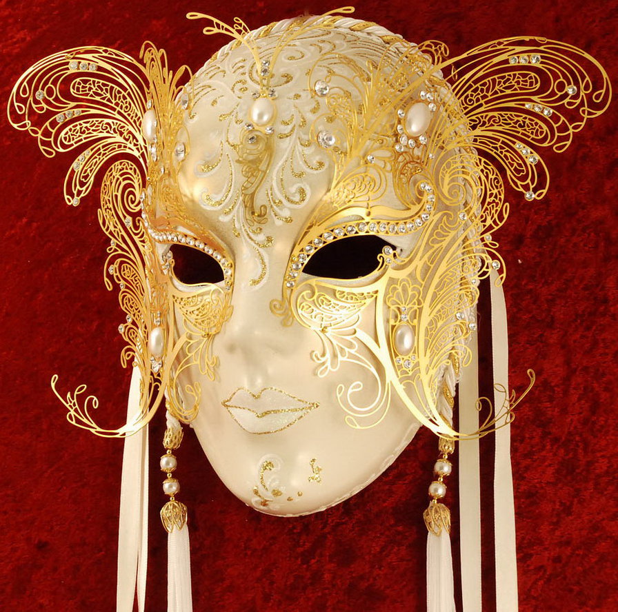 Театральная маска купить. Венецианский карнавал маски. Маска Вольто карнавал. Маска Вольто Венеция. Венецианская маска Маттачино.