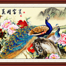 Павлины и пионы