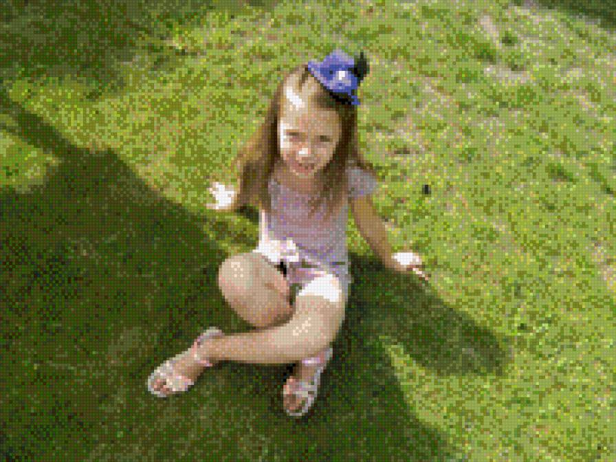 Мартуся - девочка, поляна - предпросмотр