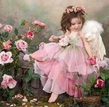 Схема вышивки «Ангелочек с розами»