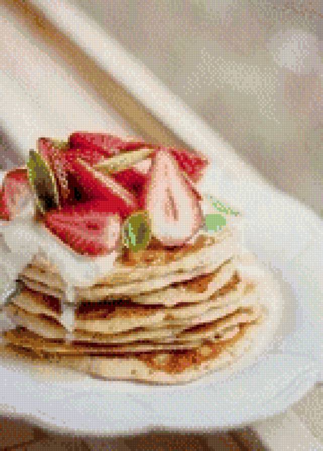 Блинчики с клубникой - предпросмотр