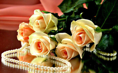 С праздником!!! - жемчуг, розы - оригинал